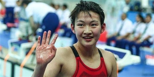 15岁李冰洁女子400自打破亚洲纪录夺冠