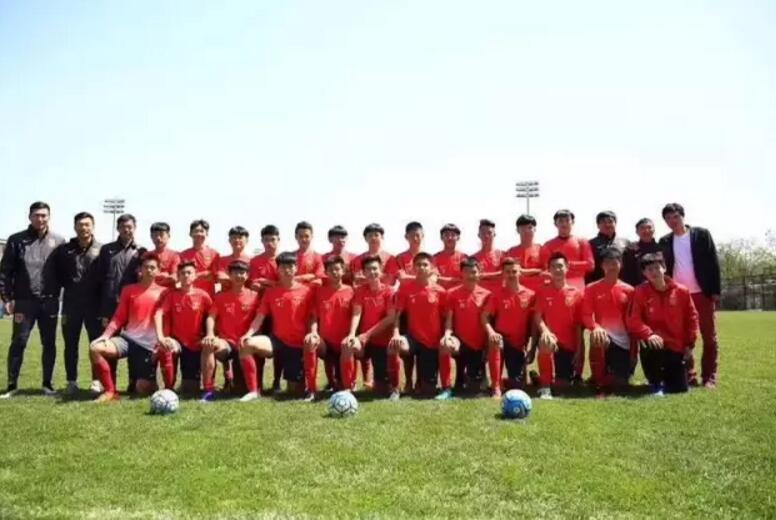 U16国少出访捷克参加足球赛 三俱乐部梯队亦