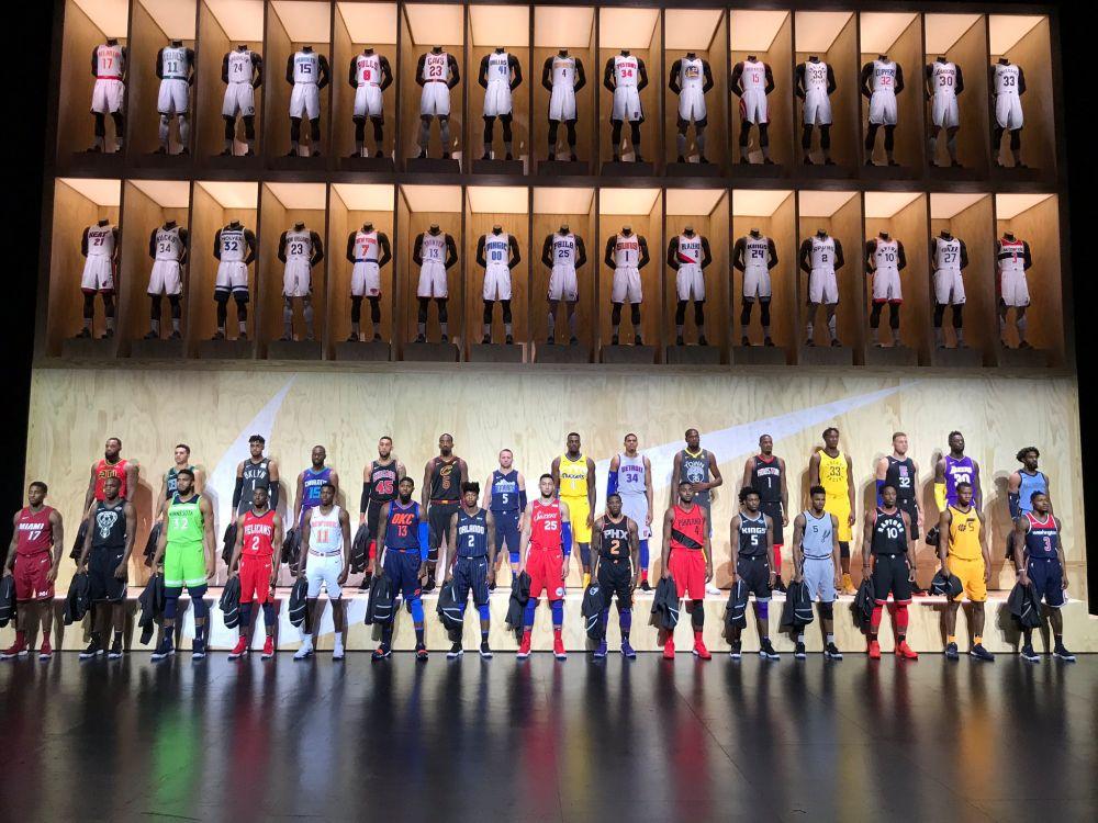 帅!NBA官方晒新球衣发布会30位球员模特大合