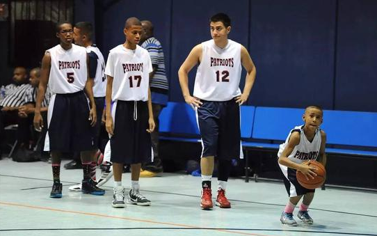美国11岁篮球神童三节狂砍91分 越级打高中生