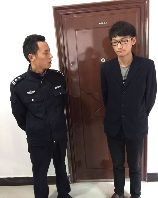 13岁少年跟网友离家出走：我想拯救中国电竞！