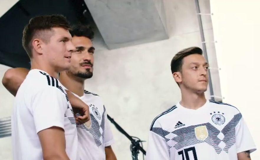 官方:德国公布2018世界杯战衣_足球_东方体育
