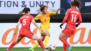 任桂辛中圈吊射！中国女足3比1战胜韩国拿到东亚杯季军