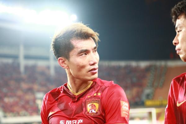 中国足球最后一位大佬 祝国足队长郑智37岁生