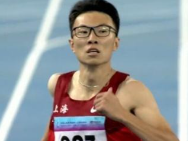 北大新闻系学子全运会400米田径赛荣获冠军