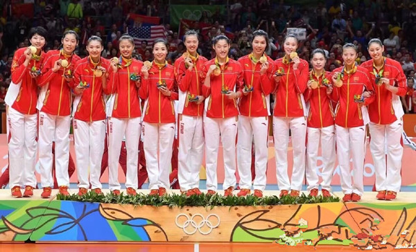 大冠军杯赛中国女排对抗美国 郎平复出首秀能