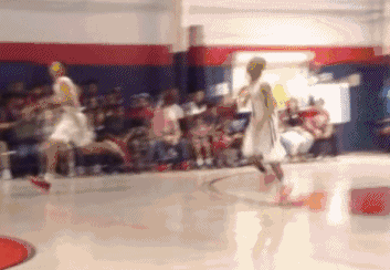美国11岁篮球神童三节狂砍91分 越级打高中生