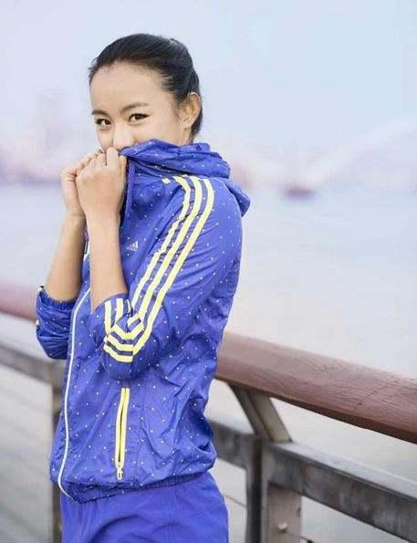 中国莎娃王蔷将出单曲 美少女网球手全面放飞