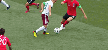 韩国队3分钟3犯规,墨西哥:跆拳道足球惹不起!